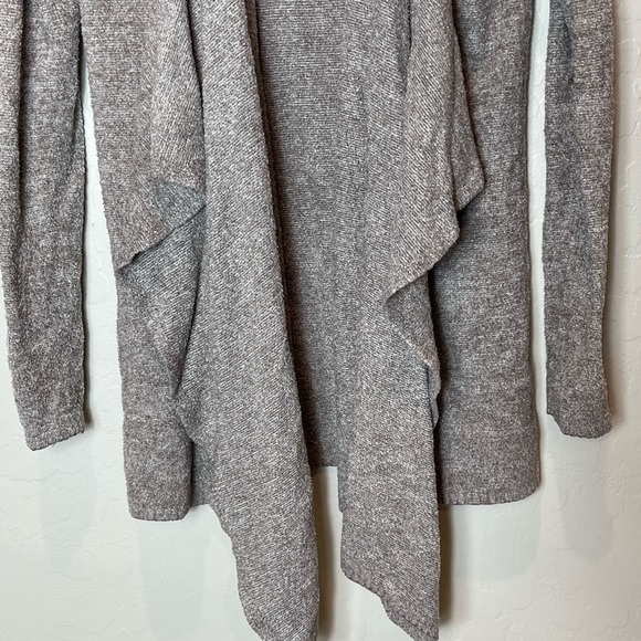 BAREFOOT DREAMS BAMBOO CHIC LITE CARDIGAN - Picture 3 of 6